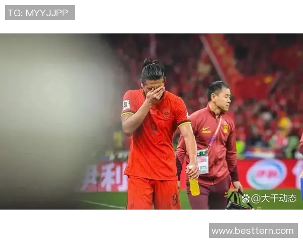 球迷们观看比赛时的精彩瞬间其他球星的反应与情感流露全记录 球迷们观看比赛时的精彩瞬间其他球星的反应与情感流露全记录