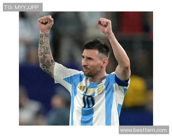 球星亲自玩足球游戏抽到梅西瞬间反应引发粉丝热议