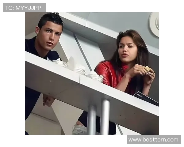 顶级足球明星背后的女人:他们的支持与爱情故事揭秘 顶级足球明星背后的女人:他们的支持与爱情故事揭秘